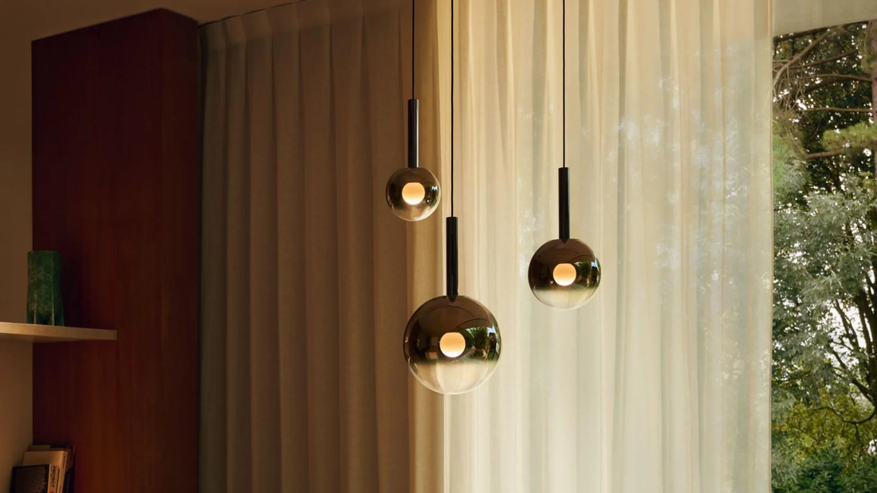 Occhio luna sospeso 2